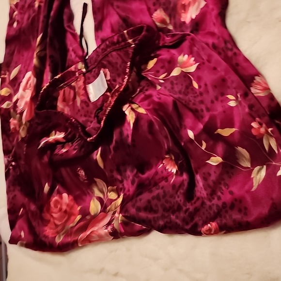 SECRET TREASURES  ( 2 PC. ) BURGUNDY SATIN  NIGHT SET. PANTS& TOP . - Picture 8 of 8